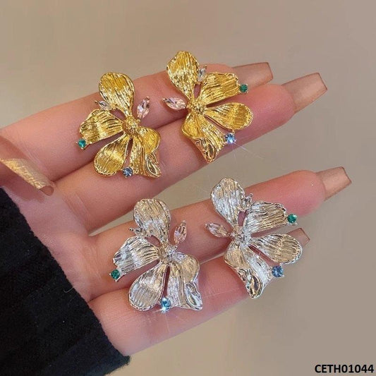 Golden Stylized Flower Tops Earrings Pair - CETH01044 LSH
