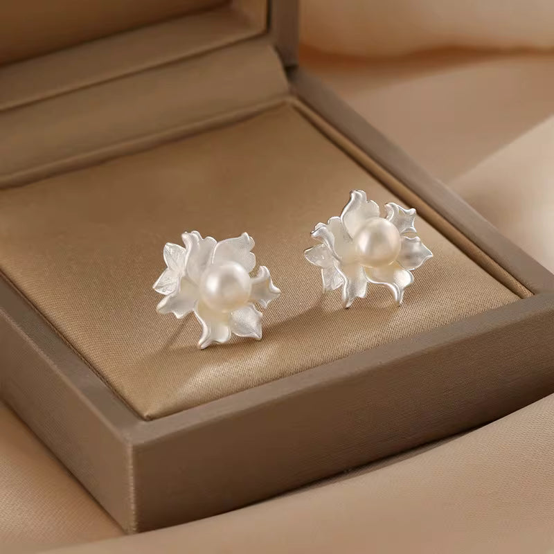 Sterling Silver Natural Freshwater Pearl - CETH01054 SIQ