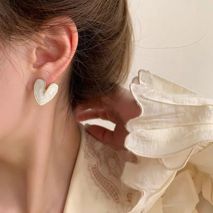 Korean Retro Heart Stud Earrings - SSJK0019