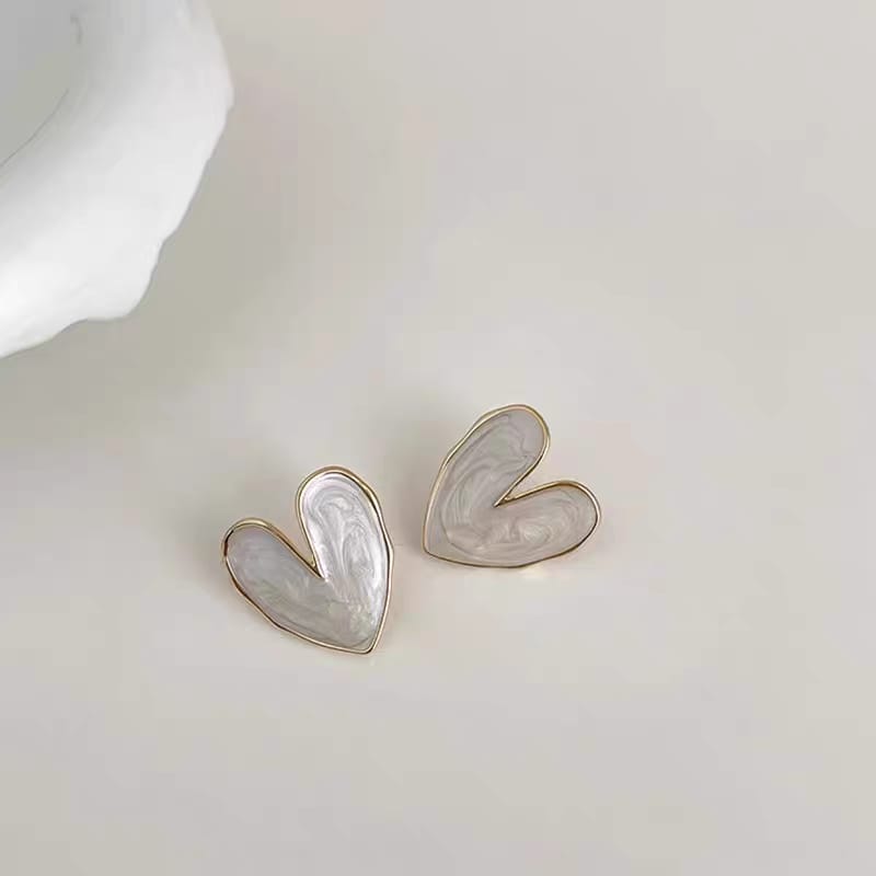 Korean Retro Heart Stud Earrings - SSJK0019