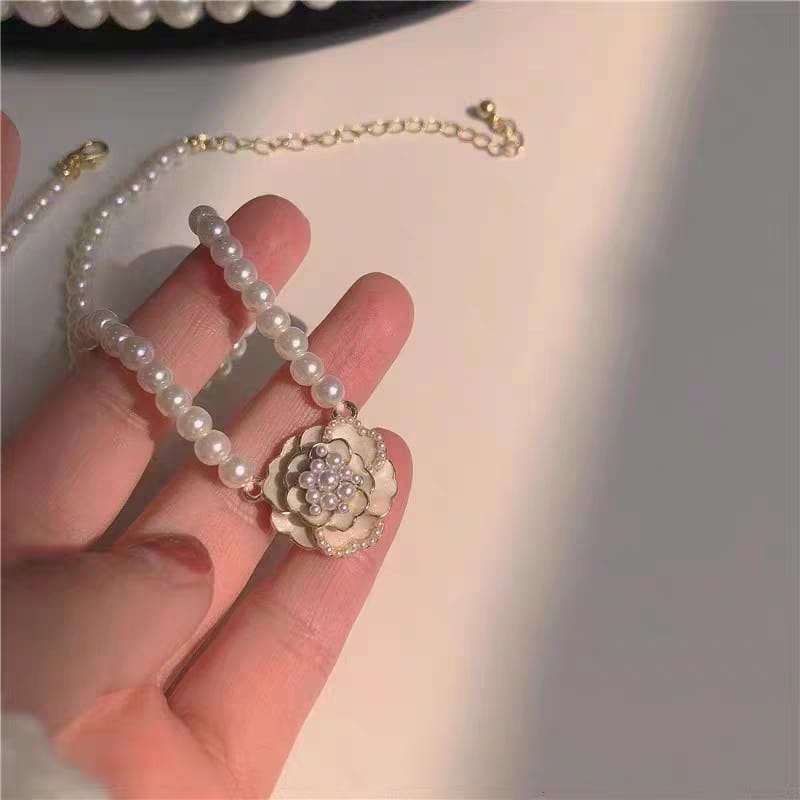 Korean Pearl White Flower Necklace - SSJK0057