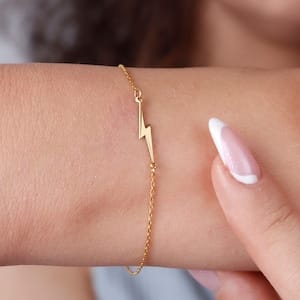 Imported Elegant Spark Hand Bracelet