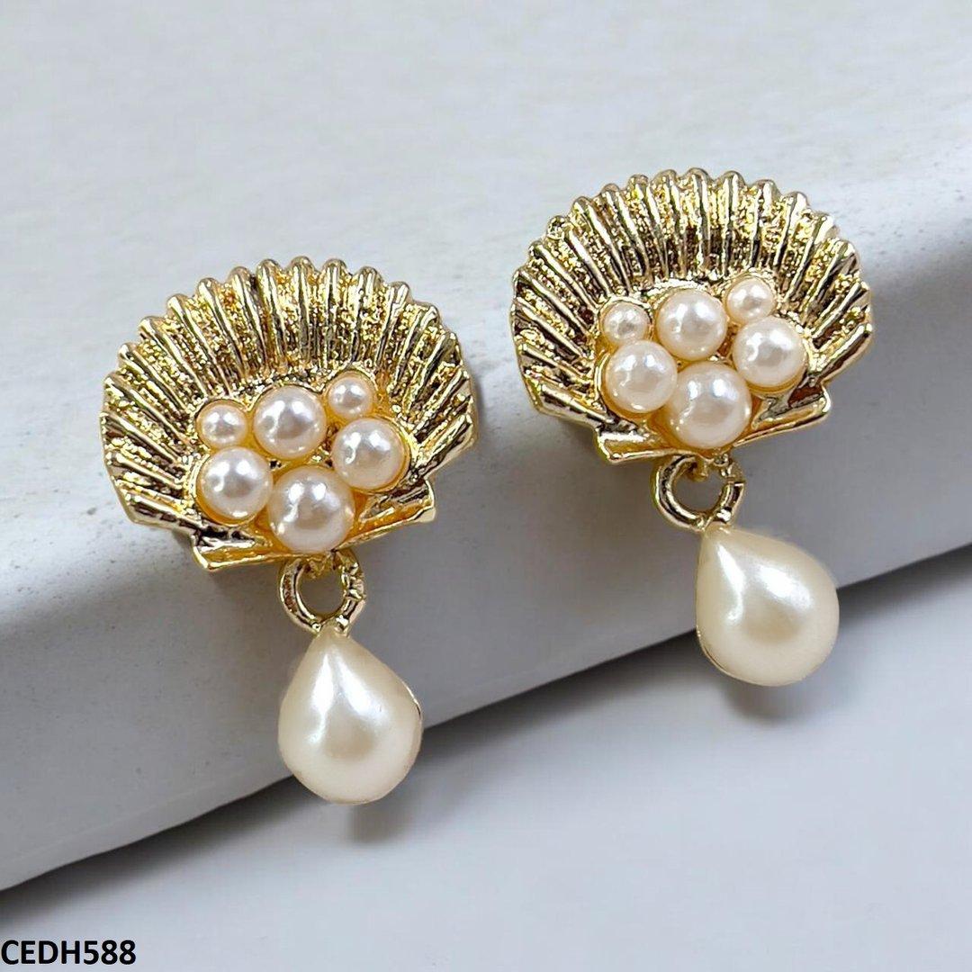 Shell Pearl Drop Earrings - CEDH588 SDQ