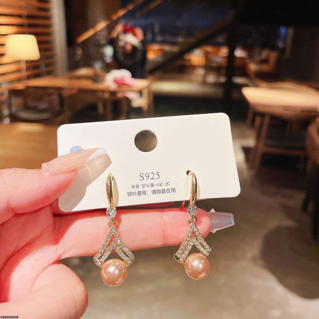 Modern Pearl Drop Earrings Golden - CEDH00650 LSH