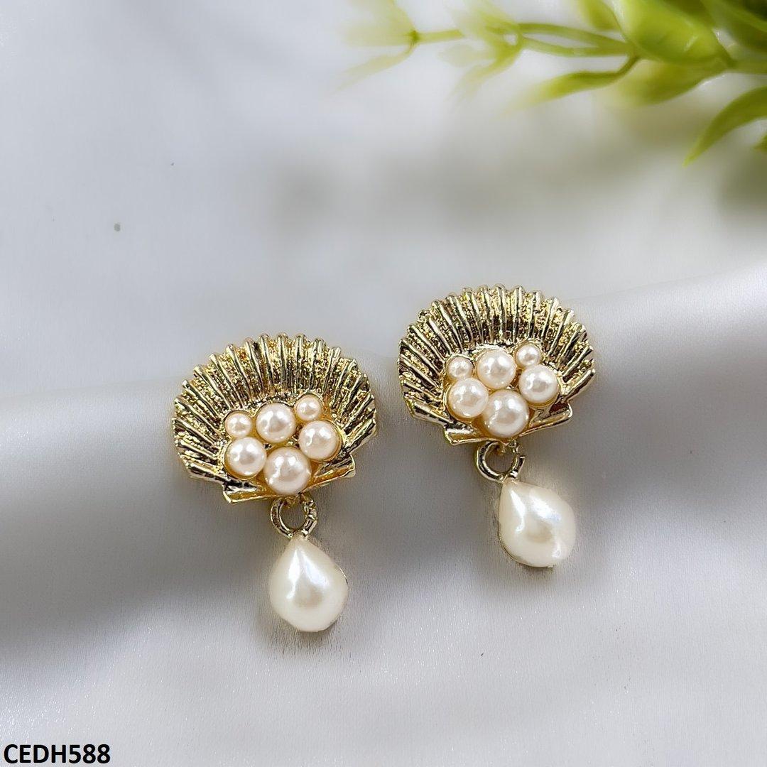 Shell Pearl Drop Earrings - CEDH588 SDQ