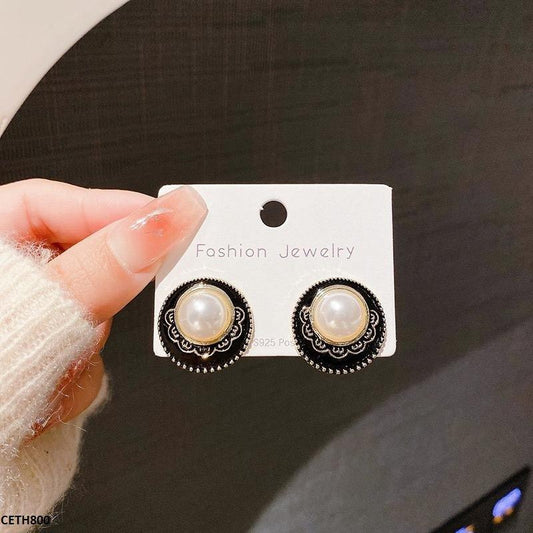 Korean Black Round Pearl Earrings/Tops- CETH800 ZHL