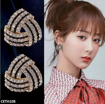 Modern Triangle Stud Earrings Pair - CETH108 YYZ