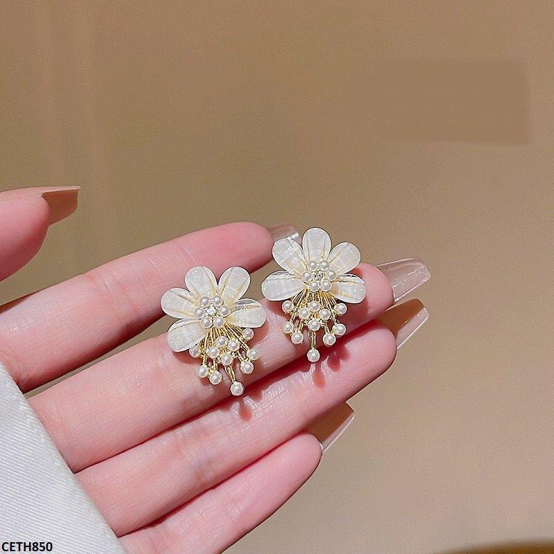 Korean Pearl Beige Flower Tops Pair - CETH850 HJF