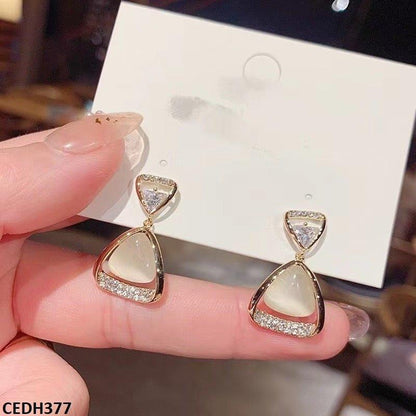 Curved Triangle Drop Earrings Pair - CEDH377 BTO