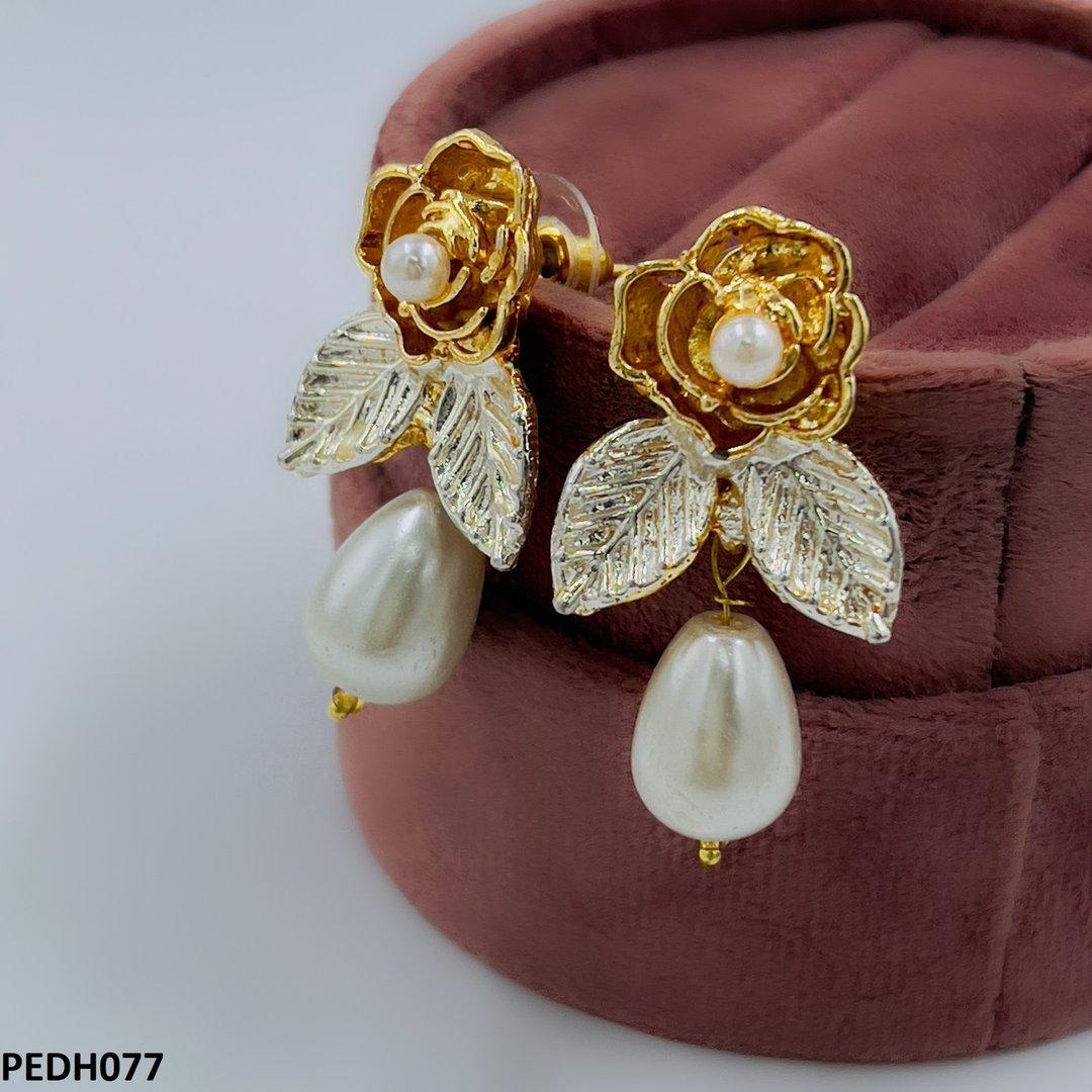 Flower/Pearl Drop Earring Pair - PEDH077 SDQ
