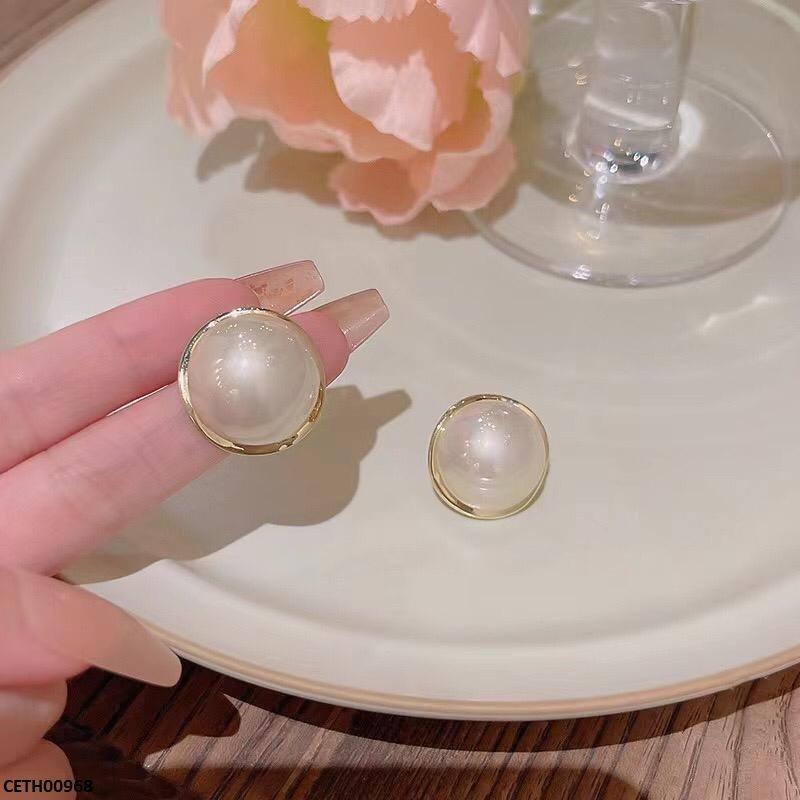 White Round Pearl Earrings/Tops- CETH00968 HJF
