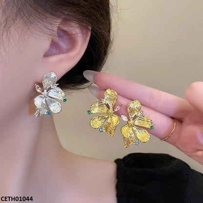 Golden Stylized Flower Tops Earrings Pair - CETH01044 LSH